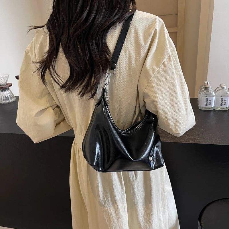 Women PU Casual Tote Handbag Large Capacity Chain Sling Bag Zipper Closure Elegant Underarm Bag Multi-pockets Simple Satchel Bag